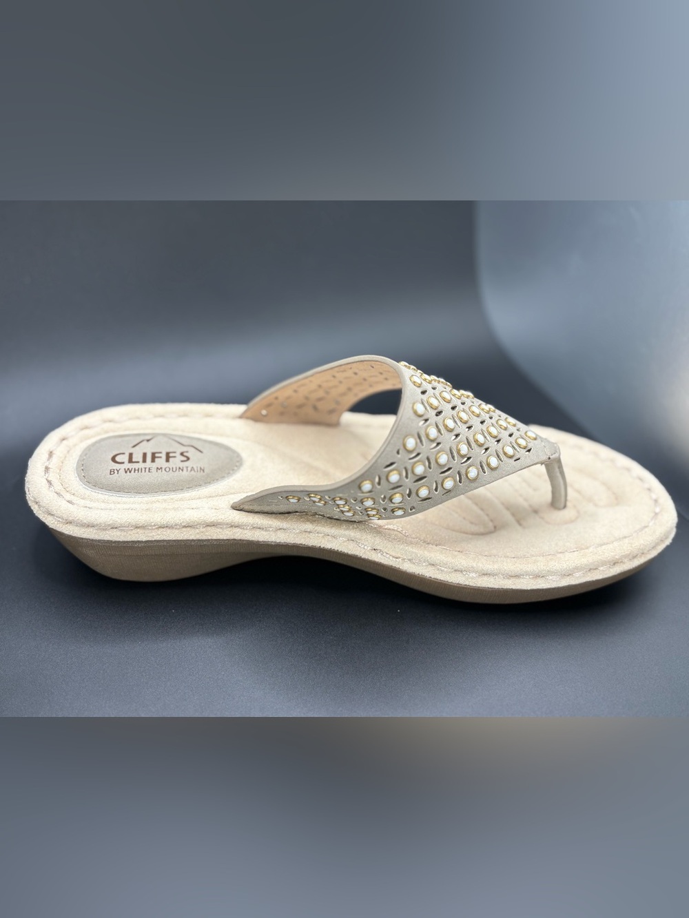 Cliffs by White Mountain Camila Flip-Flop Thong Sandals Women’s 8M Color Touper - Picture 2 of 9